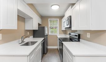 814 S ARLINGTON Dr 102, Arlington, VA 22204