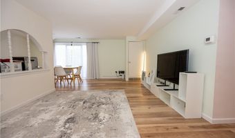 132 Harrogate E, Amherst, NY 14221