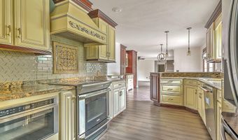 19328 Stirrup Dr, Abingdon, VA 24211