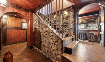 83 Central Ave, Amityville, NY 11701
