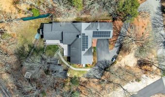 52 Clubhouse Dr, Bourne, MA 02532