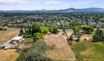 4305 Grant Rd, Central Point, OR 97502