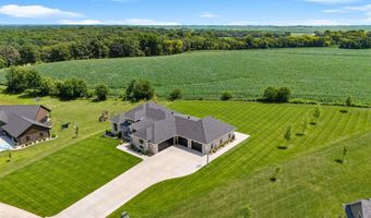 3047 SE Deer Run, Dyersville, IA 52040