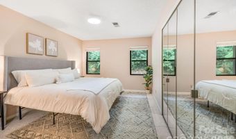 2604 Vineyard Blvd, Asheville, NC 28805