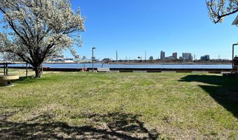 1512 W Riverside Dr, Atlantic City, NJ 08401