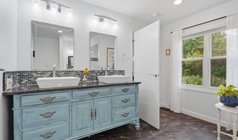 3401 Woodview Pl, Columbus, OH 43220