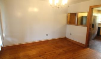 256 E Maple Ave, Alderson, WV 24910