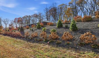 40 Woodridge Dr 40, Cheshire, CT 06410