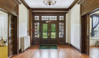 2009 Seminary St, Alton, IL 62002