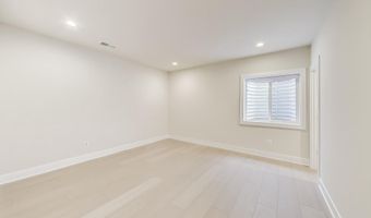 6934 RENITA Ln, Bethesda, MD 20817