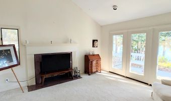 197 Pleasant Point Dr, Beaufort, SC 29907