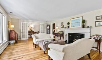 91 Cindyann Dr, East Greenwich, RI 02818