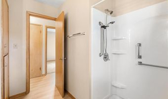 313 Glenn Rd, Albert Lea, MN 56007