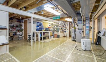 572 Trego Cir, Ann Arbor, MI 48103