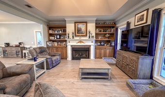 353 Alapaha River Dr, Alapaha, GA 31622