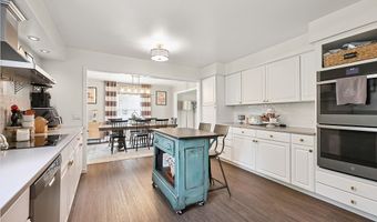 1527 Glenking Ln, Alliance, OH 44601