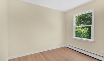 39 Briarwood Dr, Colchester, CT 06415