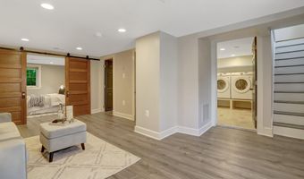 1903 N RANDOLPH St, Arlington, VA 22207