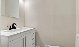 1006 26TH St S, Arlington, VA 22202