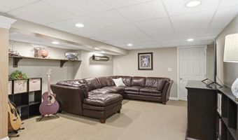 127 Sun Valley Dr, Cumberland, RI 02864