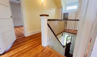 105 Bliss Rd, Newport, RI 02840