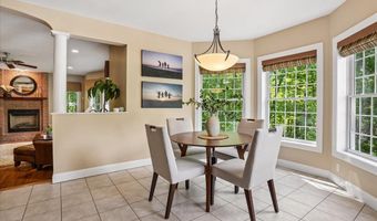 22 Elizabeth Way, Bedford, NH 03110
