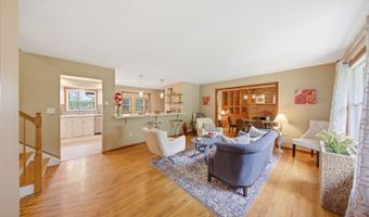 3 Lew May Dr, Andover, NJ 07860