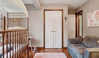 1511 Colleen Ave, Arden Hills, MN 55112