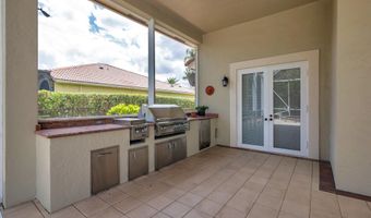 594 N Country Club Dr, Atlantis, FL 33462