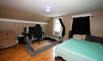 198 3rd St, Bangor, ME 04401