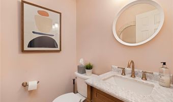 5 Woodbine Ln, Exeter, RI 02822