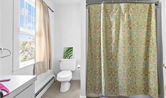 28 Young St, Newport, RI 02840