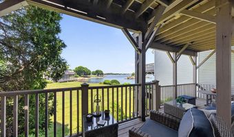 42 Turtle Bay Dr 42, Branford, CT 06405