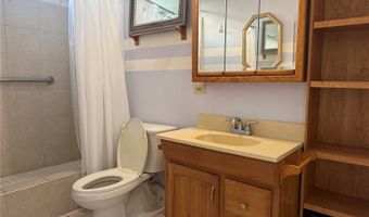 424 Walina St 35, Honolulu, HI 96815