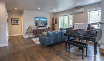 909 NW Delaware Ave, Bend, OR 97703