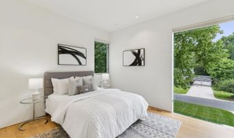 7405 HELMSDALE Rd, Bethesda, MD 20817