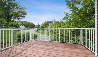 40 Ray Ct, Bedminster, NJ 07921