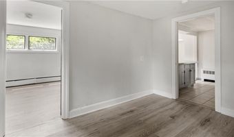 29 Cormier Rd, Lincoln, RI 02865