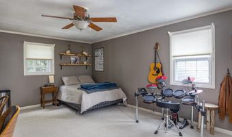 11 MEADOWBROOK Ct, Appleton, WI 54914