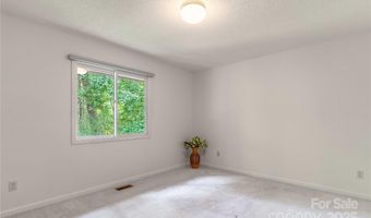 2 Oak Grove Rd, Arden, NC 28704