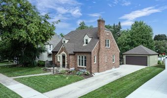 314 E RANDALL St, Appleton, WI 54911