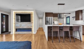 957 N HOWARD Ave, Addison, IL 60101