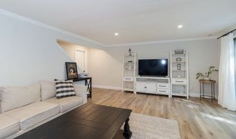 604 Plymouth Colony 604, Branford, CT 06405