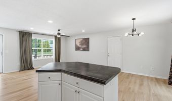 1717 Court St, Adel, IA 50003