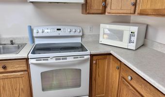 104 Lakewood Dr, Adrian, MI 49221