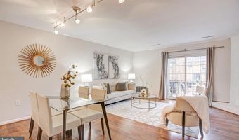 927 S ROLFE St 2, Arlington, VA 22204