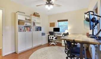 1732 QUEENS Ln 3-187, Arlington, VA 22201