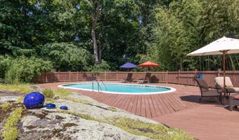 10 Steep Hollow Ln, Cos Cob, CT 06807