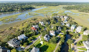 66 Petigru Dr, Beaufort, SC 29902