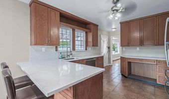 143 Oak St, Amityville, NY 11701